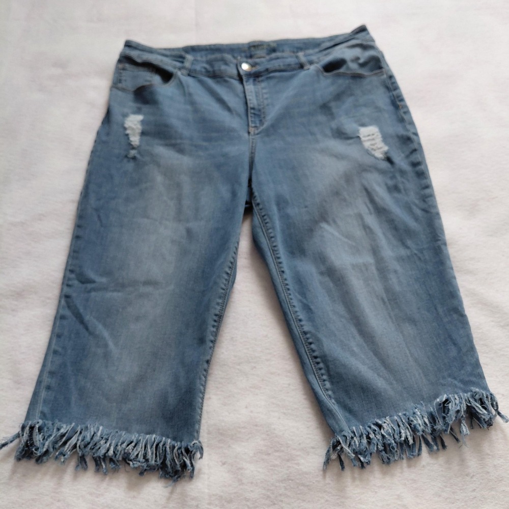 Chicos Platinum Womens Distressed Frayed Hem Skimmer Jeans Blue Wide Leg‎ Size 3